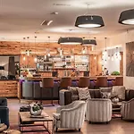 Hotell Adapura 4*