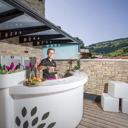 Otel Adapura 4*
