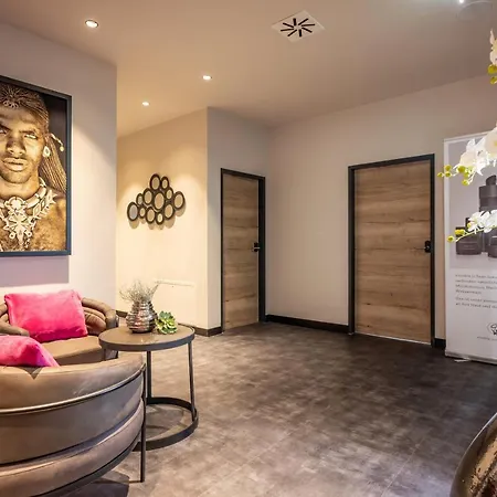 Hotel Adapura 4*
