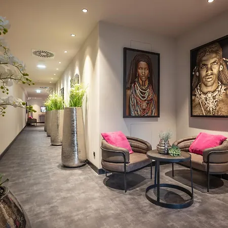 Adapura Hotel 4*