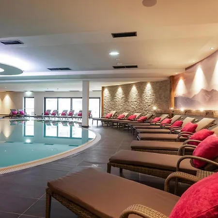 Adapura Hotel 4*