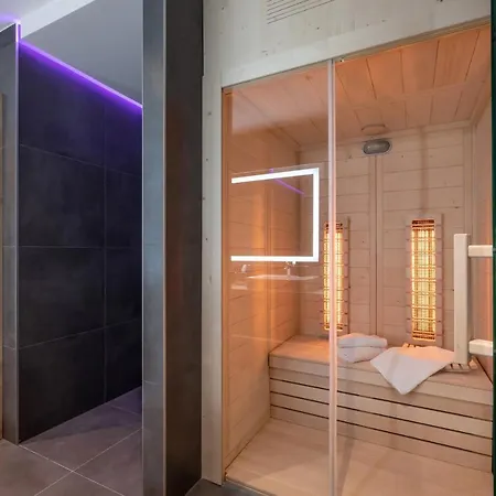 Adapura Otel